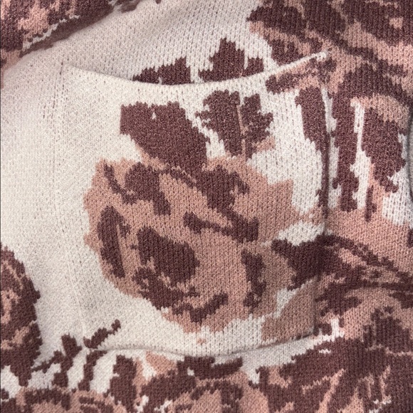 Floral Patterned long sweater cardigan  woman size large - Picture 6 of 6